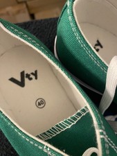 grüne Vty Canvas-Sneaker Neu