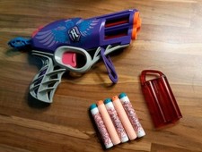 Nerf Spielzeugpistole mit Pfeilen