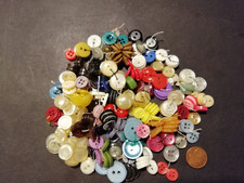 70 g Puppenknöpfe Knöpfe Konvolut Knopfmischung - viele Farben und Größen