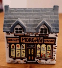 Wade England Porzellan porcelaine sammlerstück Miniatur  Morgan the Chemist