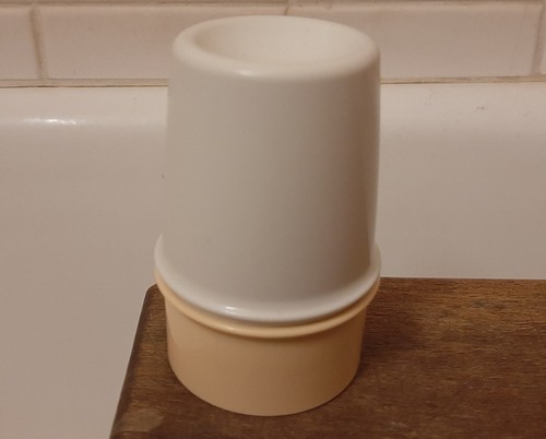 Tupperware eierbecher 2166a - tupperware,