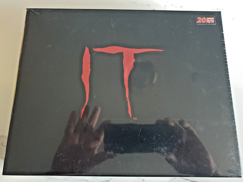 Pennywise deluxe tradecard - pennywise,