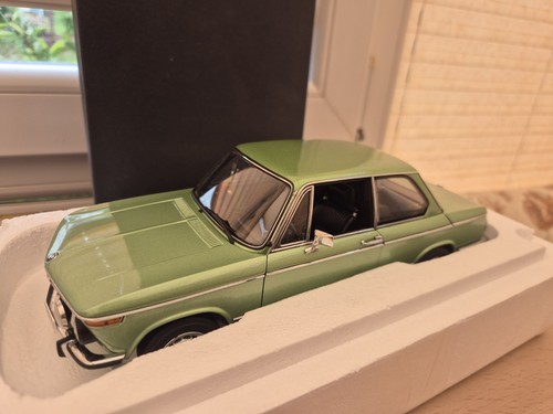 Autoart bmw 2002tii - autoart,