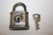 Altes " VORHÄNGE - SCHLOSS  "