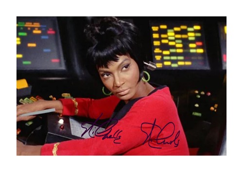 Nichelle nicols uhura - nichelle, star