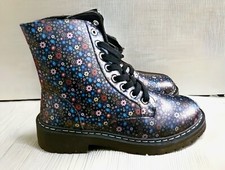 True Craft KORRI3 Black Floral