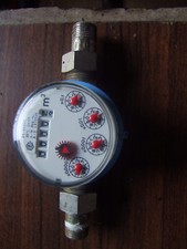 älterer Wasserzähler Wasseruhr  1/2"  mit Verschraubung wenig gelaufen