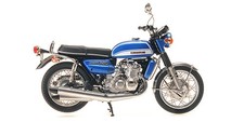 Suzuki GT750 J in blau 1973