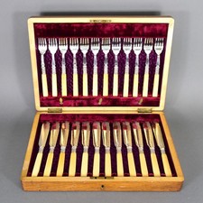 Besteck für 12 Personen Fisch England Marks & Spencer? RFM&S vers. AG183