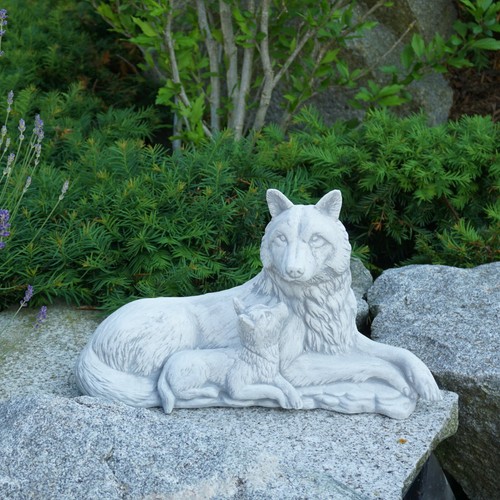 Wölfin mit jungen wolf - mit,