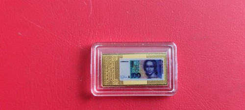 Banknoten auf goldbarren - *dm-banknoten, goldbarren*