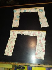 2 x Alte Gardine mit Leiste um