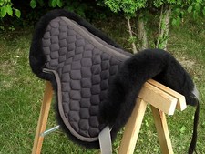 Schönes echt Lammfell Sattelpad Sattelkissen Springkissen Sattelunterlage braun 