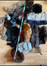 Grosse echtes Fell Pelz Reste Echt Silber Fuchs Nerz zwei Mützen Raccoon VIEL