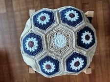 Granny Square Häkelkissen  rund  30 cm  Bodenkissen  Handarbeit