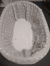 Stubenwagen aus Korb mit