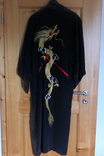 über 50 Jahre alter schwerer Seidenkimono aus Japan.