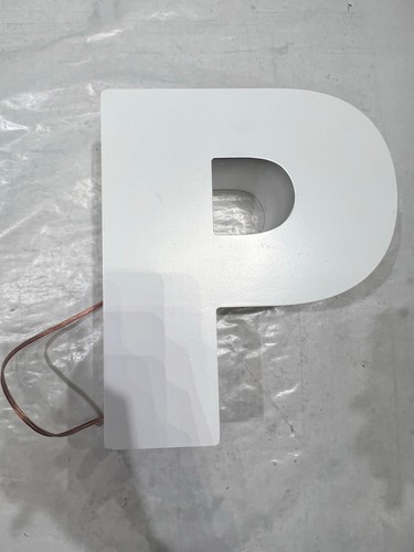 Led buchstabe beleuchtet - "p",