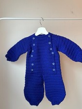 Selbstgestrickter Baby