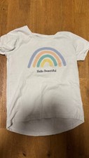 weißesYigga T-Shirt Gr. 134/140 mit "Regenbogen + Cello Beautiful" Aufdruck