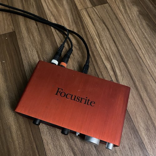 Focusrite scarlett 2i2 - scarlett,