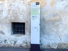 Werbestele, Glas mit Sockel in