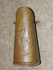 LE MINEUR antike Kohleschütte Bergmann mit  Grubenbeil + Grubenlampe Messing