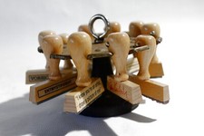 SAM KAUTSCH (DE/CH/USA, *1947) Grosses Stempelkarussell, Fluxus-Objekt, um 1985