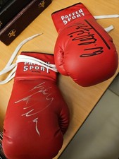 2 Boxhandschuhe Autogramm