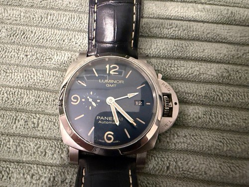 Panerai luminor gmt pam01033 - panerai,