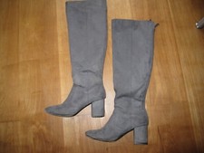 Graue Wildlederoptik Stiefel