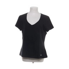 Kathleen Madden, T-shirt