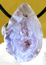 ACHAT    GEODE    Gebohrt