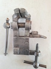 altes Werkzeug,  Schraubstock, geschmiedet