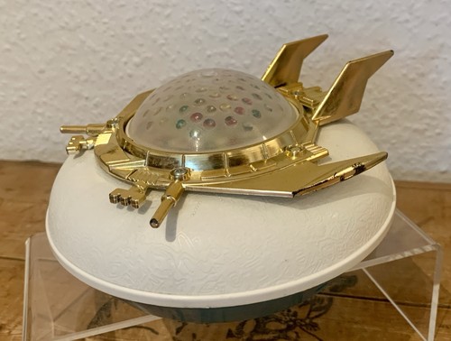 Flying saucer ufo toy k - saucer,