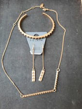 Schmuckset von Pilgrim Kette, Armreif, Ohrstecker