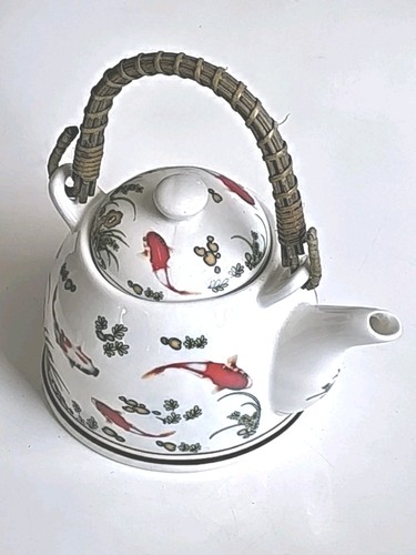 Kleine porzellan teekanne mit - kleine,