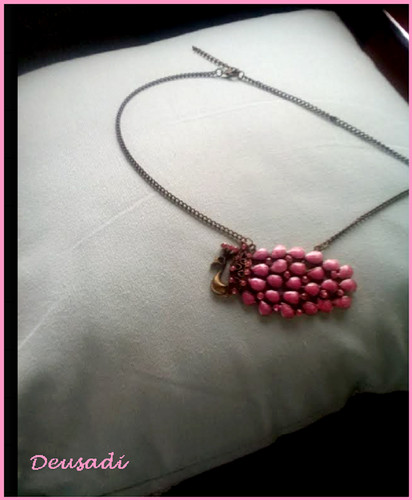 Cadena colgante con pavo - y,