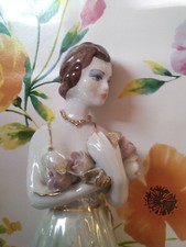 Elegante schöne Porzellan Figur Mädchen/Frau der Marke "Stipo Dorohoi" Rumänien