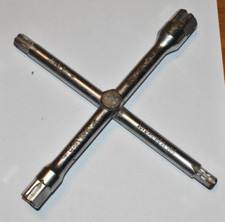 Brinko 105   Sanitär  Kreuzschlüssel  = B1