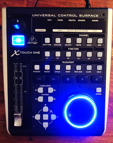 Behringer touch one - x-touch,