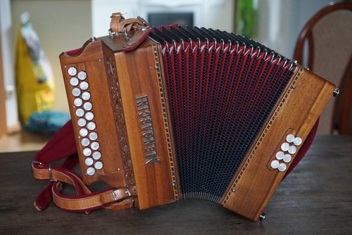 Mengascini mit koffer - d/g,