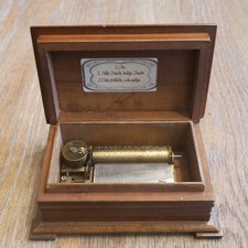 alte Spieluhr Walzenspieluhr