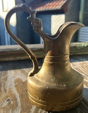 Schöne alte Messing-Kanne mit