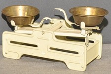 Balkenwaage für Puppenküche