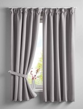 2 Verdunkelungsvorhänge