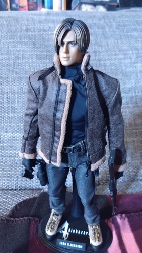 Leon kennedy resident - leon,