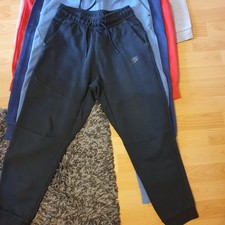 ?Nike Tech Fleece Hose Schwarz Gr. 147 -158  (L )Jungen Nike Tech ?