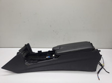 Mercedes W212   Armlehne Mittelarmlehne Mittelkonsole  (02)