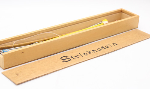 Holzbox mit stricknadeln - holzbox,